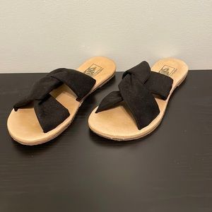 Black Vans Sandals